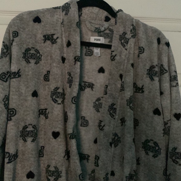 PINK robe - Picture 3 of 3